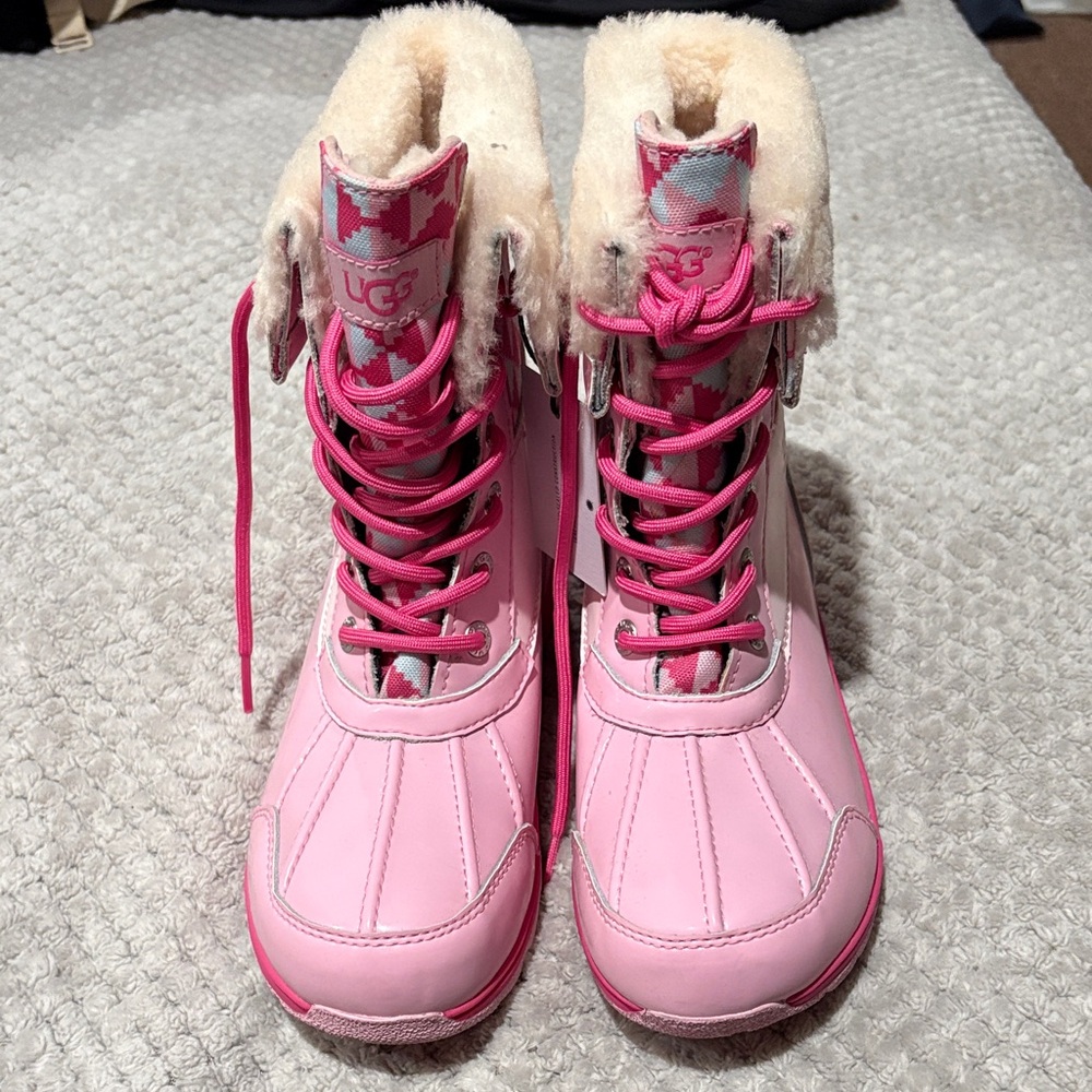 UGG BUTTE II PATENT WATERPROOF LEATHER GIRLS BOOTS